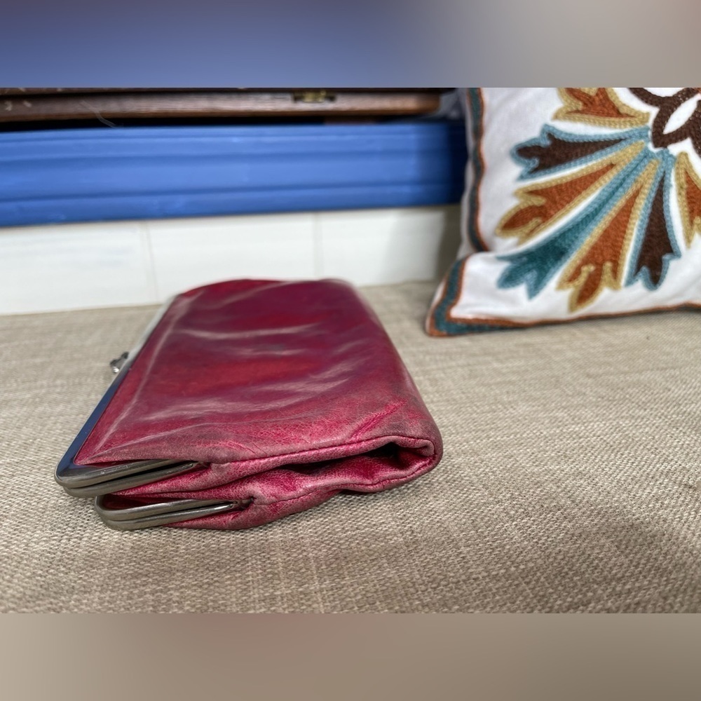 HOBO INTERNATIONAL LAUREN CLUTCH WALLET Bright Red Leather - Picture 4 of 8